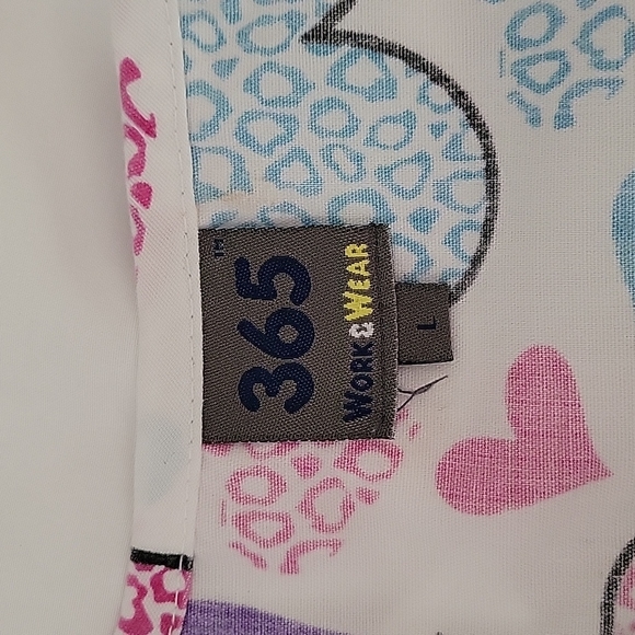 365 work and wear, women's scrub top. Size L. - Picture 4 of 5